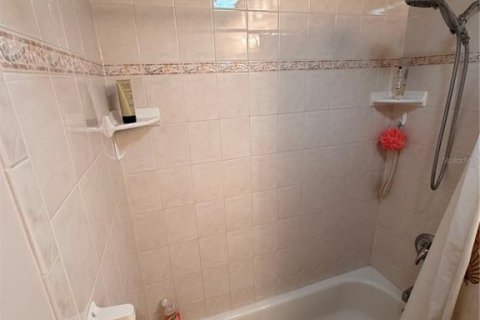 Condo in South Pasadena, Florida, 2 bedrooms  № 2394294 - photo 18