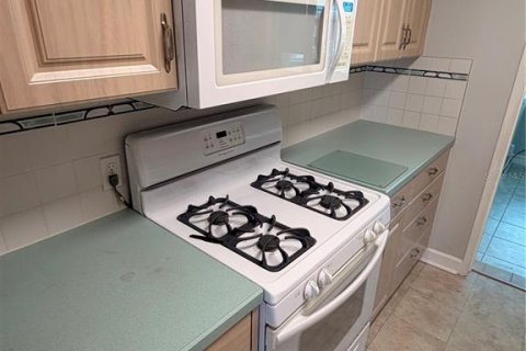 Condo in South Pasadena, Florida, 2 bedrooms  № 2394294 - photo 7