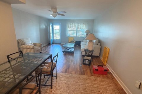 Condo in South Pasadena, Florida, 2 bedrooms  № 2394294 - photo 5