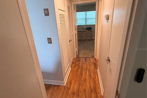 Condo in South Pasadena, Florida, 2 bedrooms  № 2394294 - photo 15
