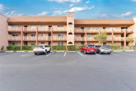 Copropriété à vendre à Sunrise, Floride: 2 chambres, 106.47 m2 № 2003209 - photo 17