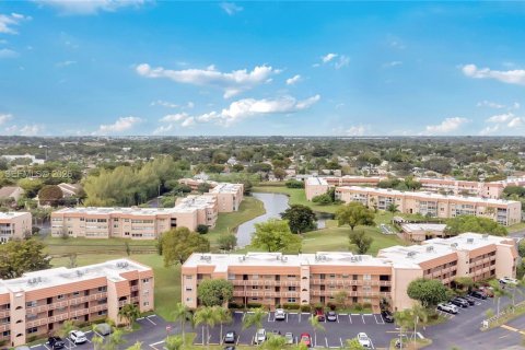 Copropriété à vendre à Sunrise, Floride: 2 chambres, 106.47 m2 № 2003209 - photo 30