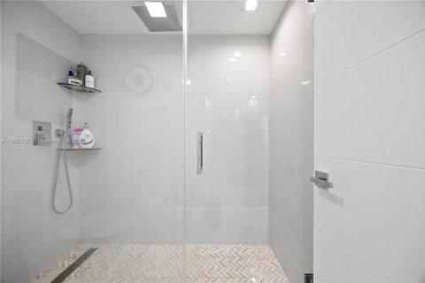 Condominio en venta en Aventura, Florida, 2 dormitorios, 121.98 m2 № 2082777 - foto 14