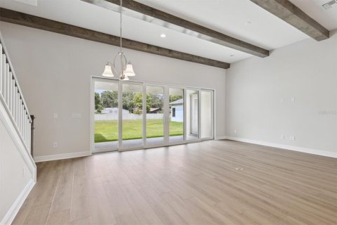 Casa en venta en Brandon, Florida, 5 dormitorios, 362.23 m2 № 1687381 - foto 8