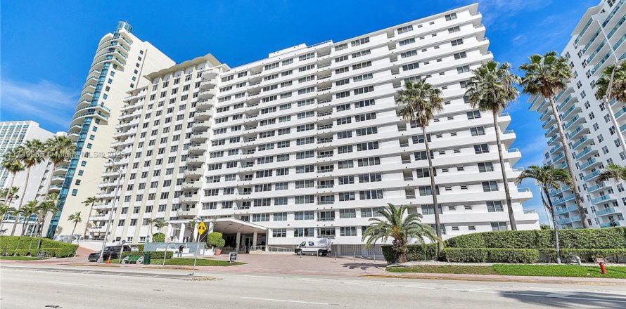 Condominio en Miami Beach, Florida, 1 dormitorio № 1860044