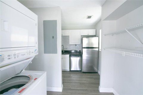 House in Orlando, Florida 3 bedrooms, 108.7 sq.m. № 1777395 - photo 7