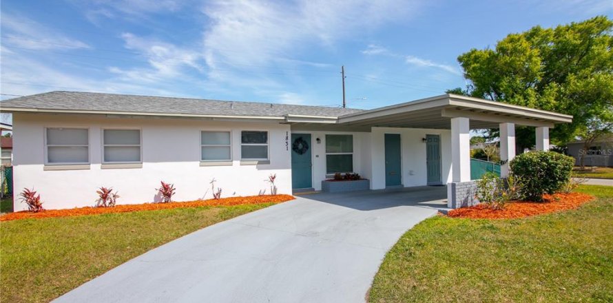 House in Orlando, Florida 3 bedrooms, 108.7 sq.m. № 1777395