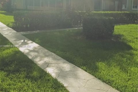 Copropriété à louer à Hallandale Beach, Floride: 1 chambre, 78.69 m2 № 1923552 - photo 3