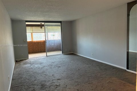 Copropriété à louer à Hallandale Beach, Floride: 1 chambre, 78.69 m2 № 1923552 - photo 4
