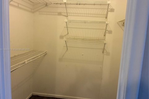 Copropriété à louer à Hallandale Beach, Floride: 1 chambre, 78.69 m2 № 1923552 - photo 8