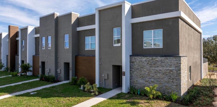 Adosado en Kissimmee, Florida 5 dormitorios, 206.8 m2 № 1816264