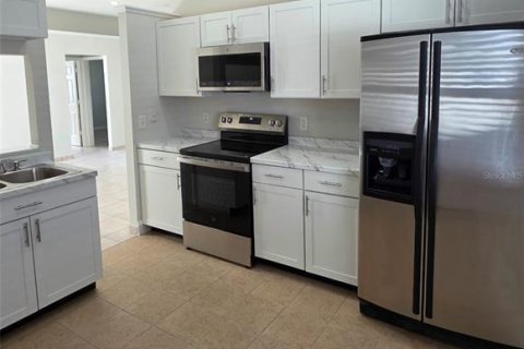 Villa ou maison à louer à Kissimmee, Floride: 3 chambres, 107.12 m2 № 2424430 - photo 4