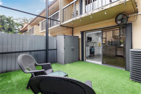 Townhouse in Miami, Florida 2 bedrooms, 107.02 sq.m. № 1982721 - photo 21