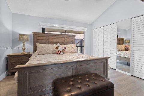 Townhouse in Miami, Florida 2 bedrooms, 107.02 sq.m. № 1982721 - photo 14