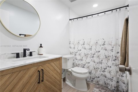 Townhouse in Miami, Florida 2 bedrooms, 107.02 sq.m. № 1982721 - photo 19