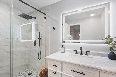 Townhouse in Miami, Florida 2 bedrooms, 107.02 sq.m. № 1982721 - photo 15