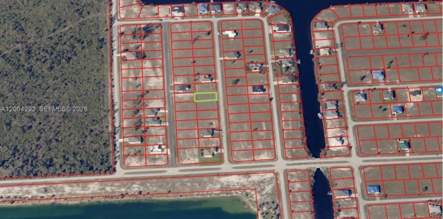 Terrain à Cape Coral, Floride № 2068473