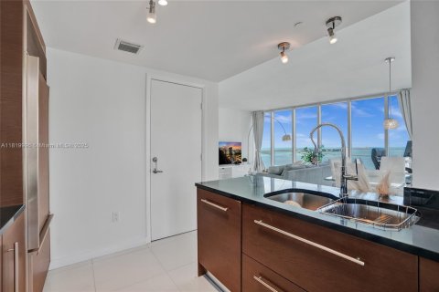 Купить кондоминиум в Майами, Флорида 2 спальни, 135.54м2, № 1977612 - фото 9