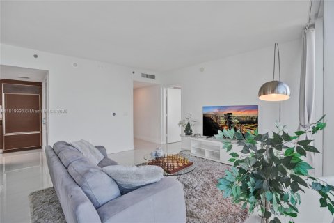 Купить кондоминиум в Майами, Флорида 2 спальни, 135.54м2, № 1977612 - фото 5