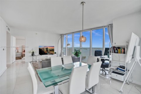 Купить кондоминиум в Майами, Флорида 2 спальни, 135.54м2, № 1977612 - фото 10