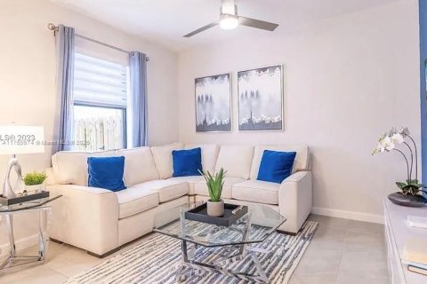 Townhouse in Homestead, Florida 3 bedrooms, 157.47 sq.m. № 1691642 - photo 6