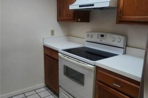 Townhouse in Gainesville, Florida 2 bedrooms, 102.75 sq.m. № 1597497 - photo 5