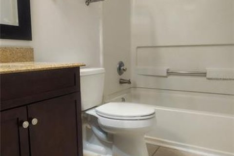 Townhouse in Gainesville, Florida 2 bedrooms, 102.75 sq.m. № 1597497 - photo 11