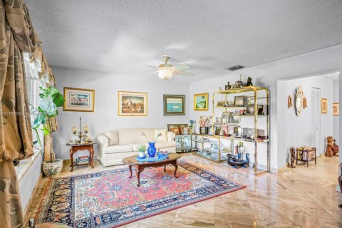 Casa en venta en Palmetto Bay, Florida, 3 dormitorios, 153.57 m2 № 1950300 - foto 3