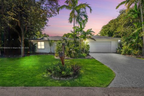 Casa en venta en Palmetto Bay, Florida, 3 dormitorios, 153.57 m2 № 1950300 - foto 1