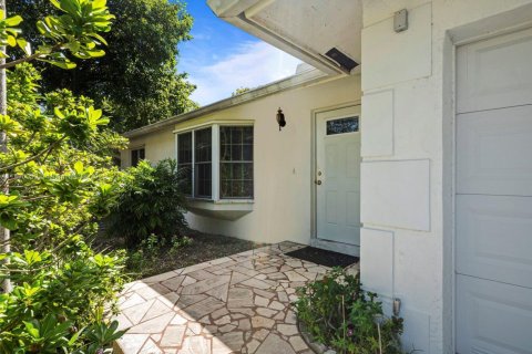 Casa en venta en Palmetto Bay, Florida, 3 dormitorios, 153.57 m2 № 1950300 - foto 2