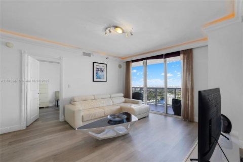 Copropriété à louer à Hallandale Beach, Floride: 3 chambres, 145.95 m2 № 1926456 - photo 14