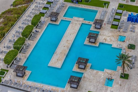 Copropriété à louer à Hallandale Beach, Floride: 3 chambres, 145.95 m2 № 1926456 - photo 2