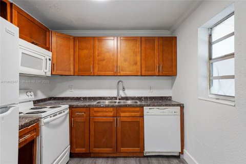 Villa ou maison à vendre à Pompano Beach, Floride: 3 chambres, 117.06 m2 № 1953771 - photo 15