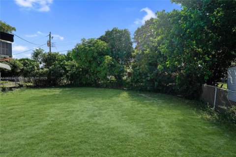 House in Pompano Beach, Florida 3 bedrooms, 117.06 sq.m. № 1953771 - photo 4