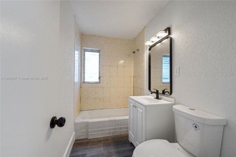 Casa en venta en Pompano Beach, Florida, 3 dormitorios, 117.06 m2 № 1953771 - foto 20