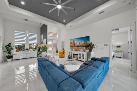 Купить виллу или дом в Кейп-Корал, Флорида 7 комнат, 173.54м2, № 1626402 - фото 10