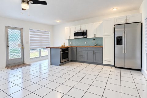 Condo in Fort Lauderdale, Florida, 1 bedroom № 2394766