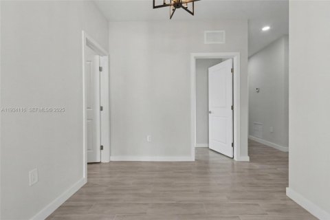 Casa en venta en Dania Beach, Florida, 4 dormitorios № 1992413 - foto 10