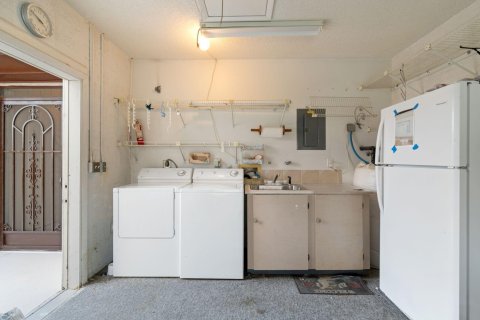 Casa en alquiler en Boynton Beach, Florida, 2 dormitorios, 102.75 m2 № 1104472 - foto 1