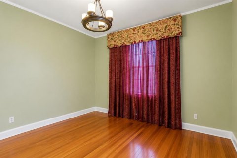 House in Lakeland, Florida 3 bedrooms, 248.98 sq.m. № 2093040 - photo 13