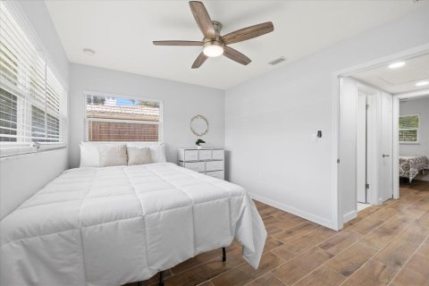 House in Clearwater, Florida 3 bedrooms, 110.37 sq.m. № 1788212 - photo 15