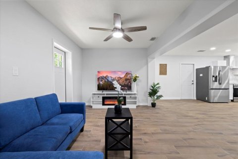 House in Clearwater, Florida 3 bedrooms, 110.37 sq.m. № 1788212 - photo 9