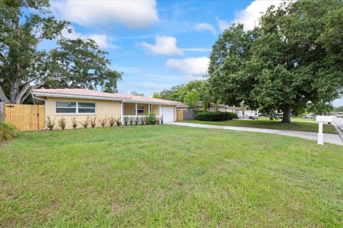 House in Clearwater, Florida 3 bedrooms, 110.37 sq.m. № 1788212 - photo 28