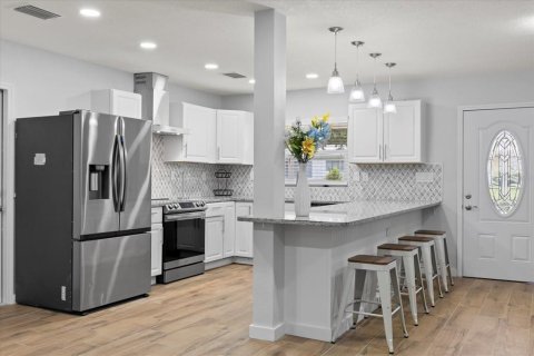 House in Clearwater, Florida 3 bedrooms, 110.37 sq.m. № 1788212 - photo 5