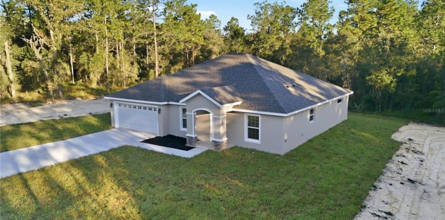 Villa ou maison à Citrus Springs, Floride 3 chambres, 169.64 m2 № 2436831