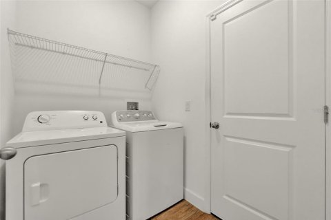 Casa en alquiler en Kissimmee, Florida, 4 dormitorios, 156.26 m2 № 1838886 - foto 21