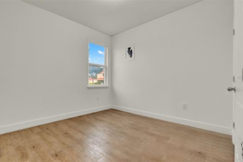 Casa en alquiler en Kissimmee, Florida, 4 dormitorios, 156.26 m2 № 1838886 - foto 16