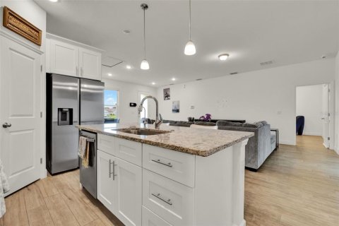 Casa en alquiler en Kissimmee, Florida, 4 dormitorios, 156.26 m2 № 1838886 - foto 5