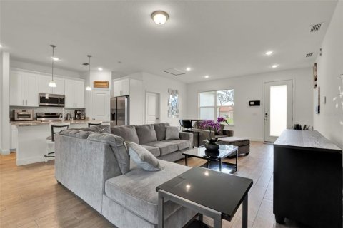 Casa en alquiler en Kissimmee, Florida, 4 dormitorios, 156.26 m2 № 1838886 - foto 4