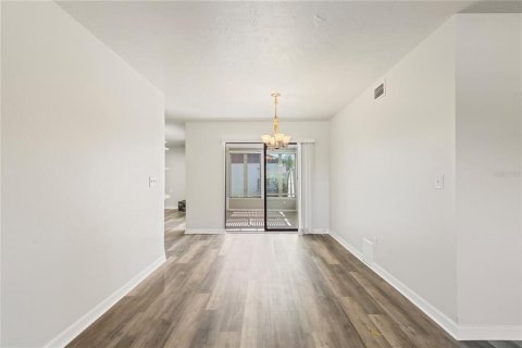 Villa ou maison à vendre à Bradenton, Floride: 4 chambres, 186.36 m2 № 2347733 - photo 9